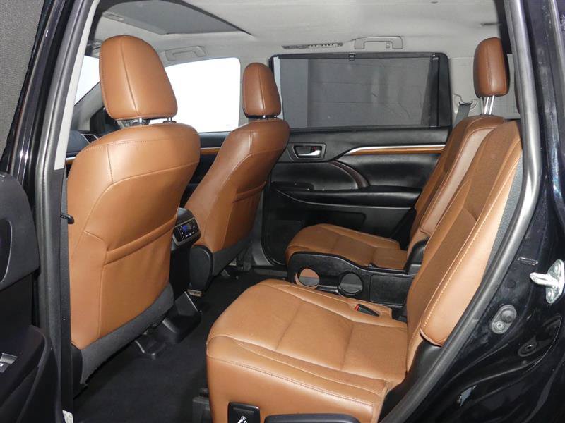 Used 2019 Toyota Highlander Limited AWD/4WD image 28