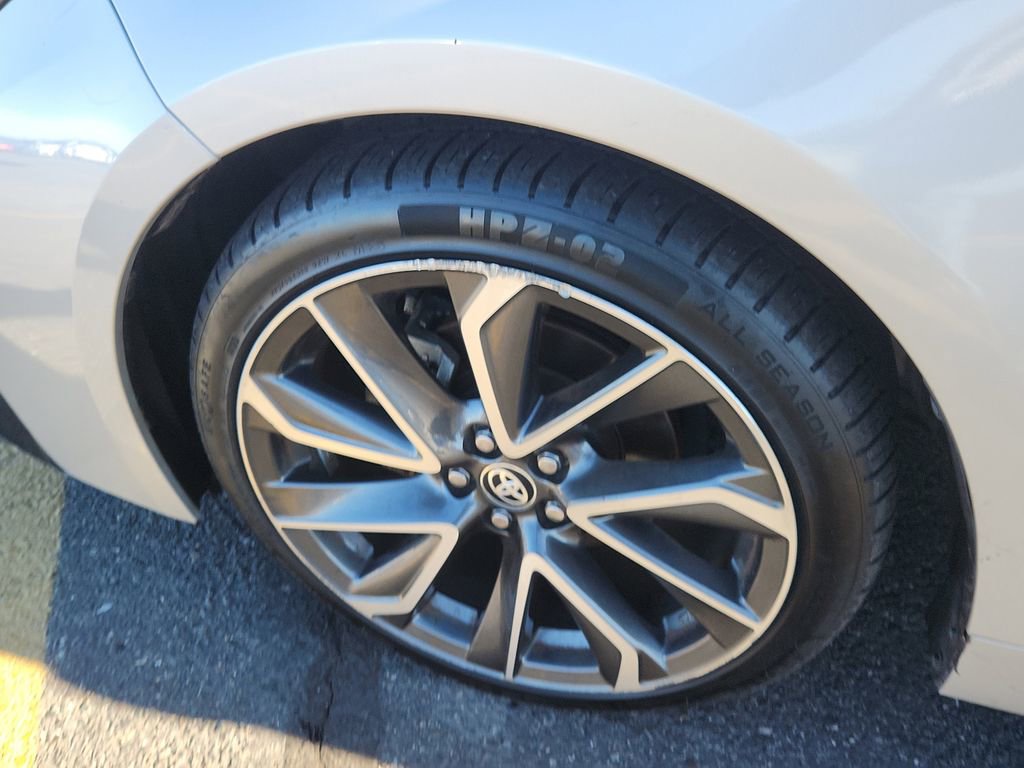 Used 2021 Toyota Corolla SE w/ Carpet Mat Package (TMS) image 17