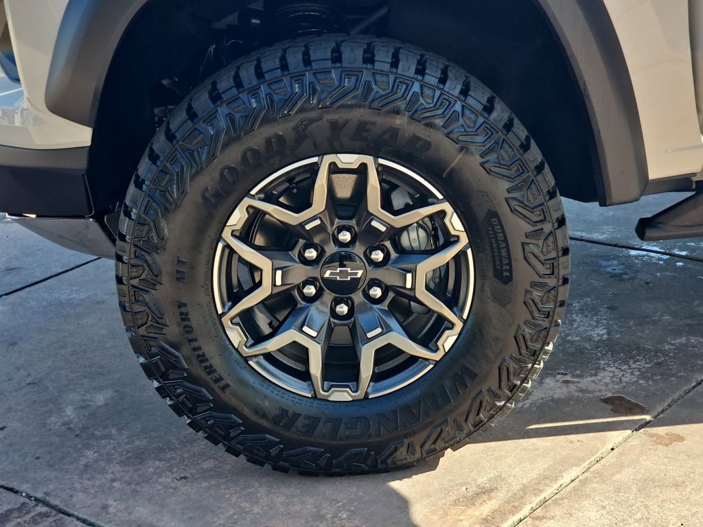New 2026 Chevrolet Colorado ZR2 w/ Technology Package AWD/4WD image 36