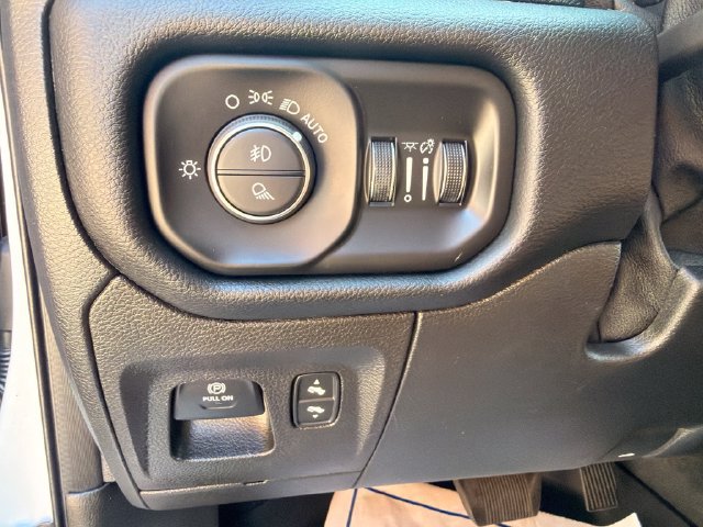 Used 2022 RAM 1500 Laramie AWD/4WD image 28