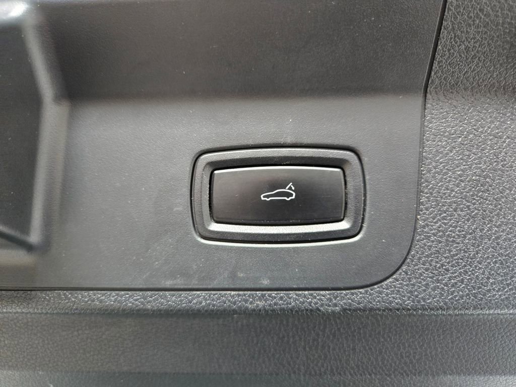 Used 2018 Porsche Panamera 4 image 44