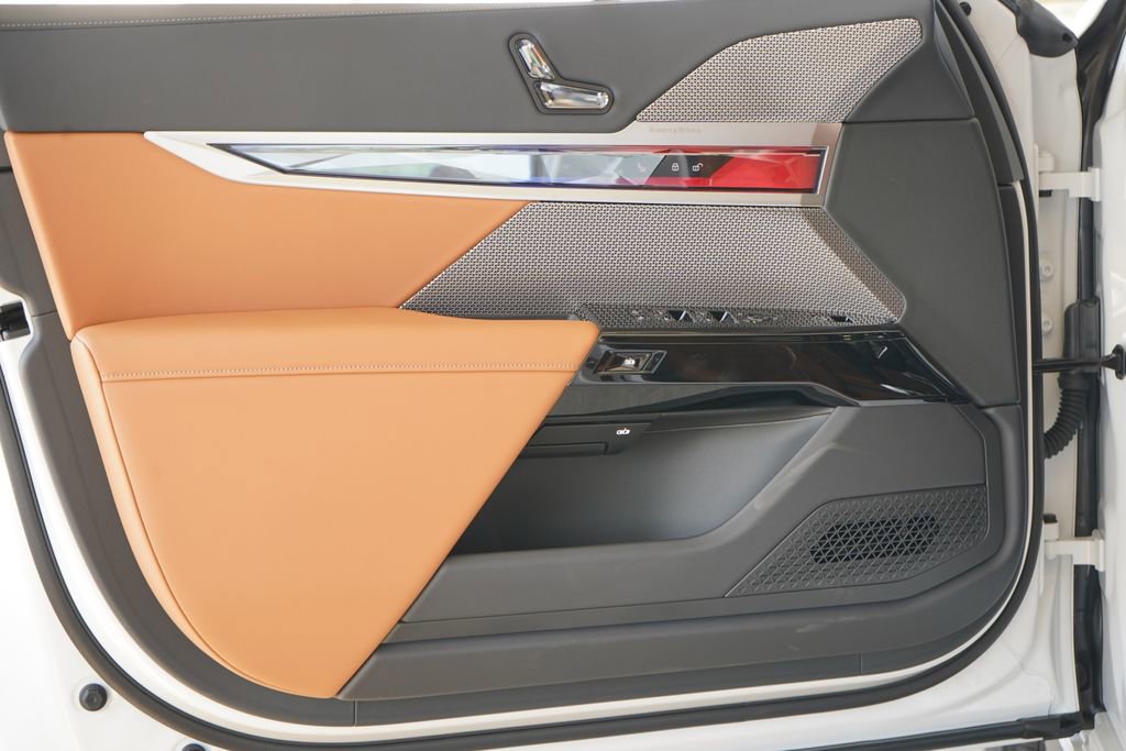 New 2026 BMW 740i w/ Premium Package image 10