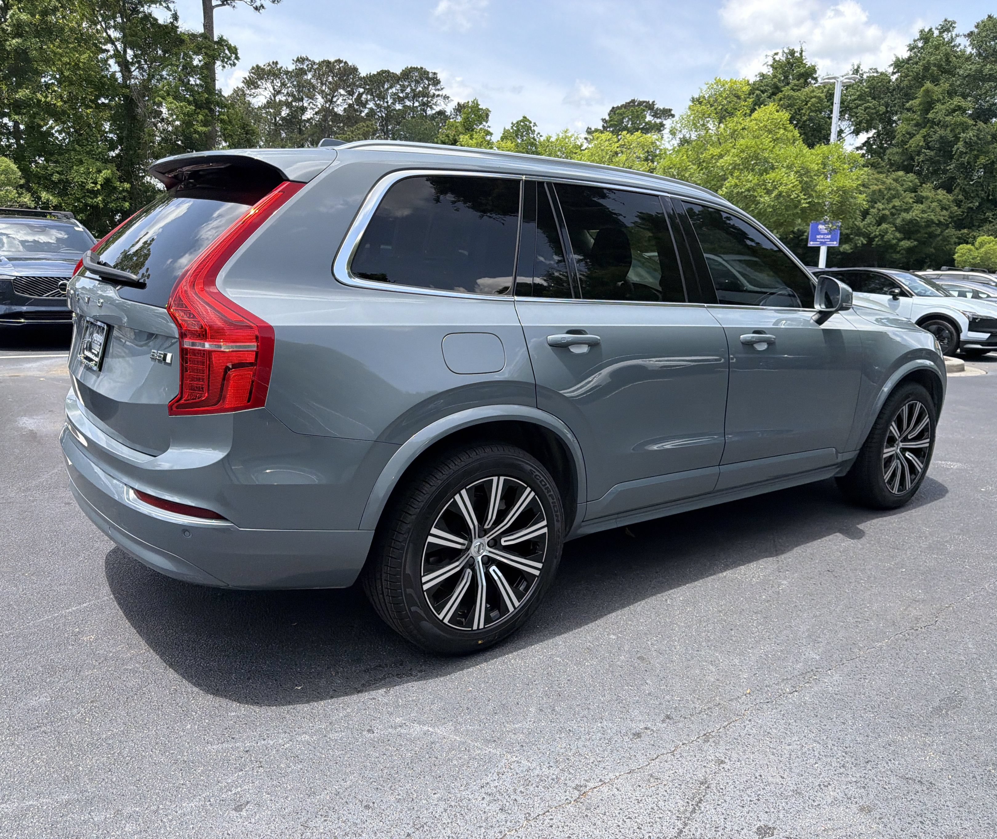 Used 2023 Volvo XC90 B5 Core AWD/4WD image 10