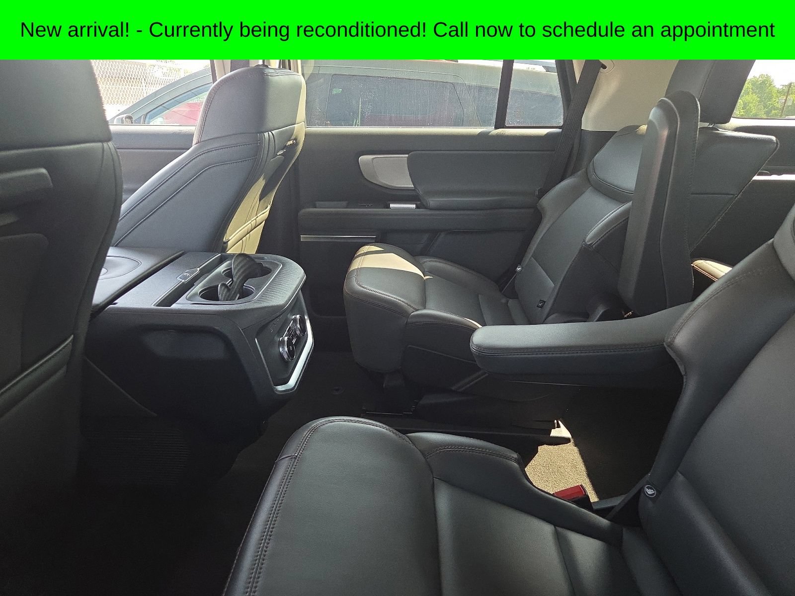 Used 2025 Ford Expedition Active RWD image 7