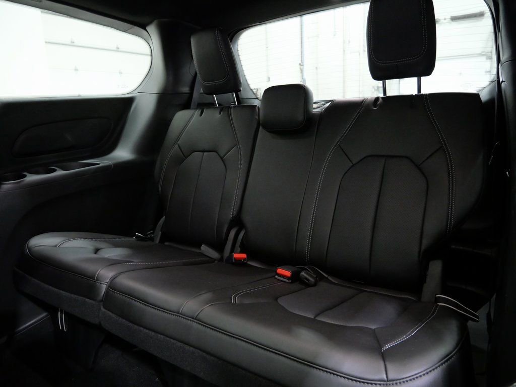 New 2026 Chrysler Pacifica Select image 25