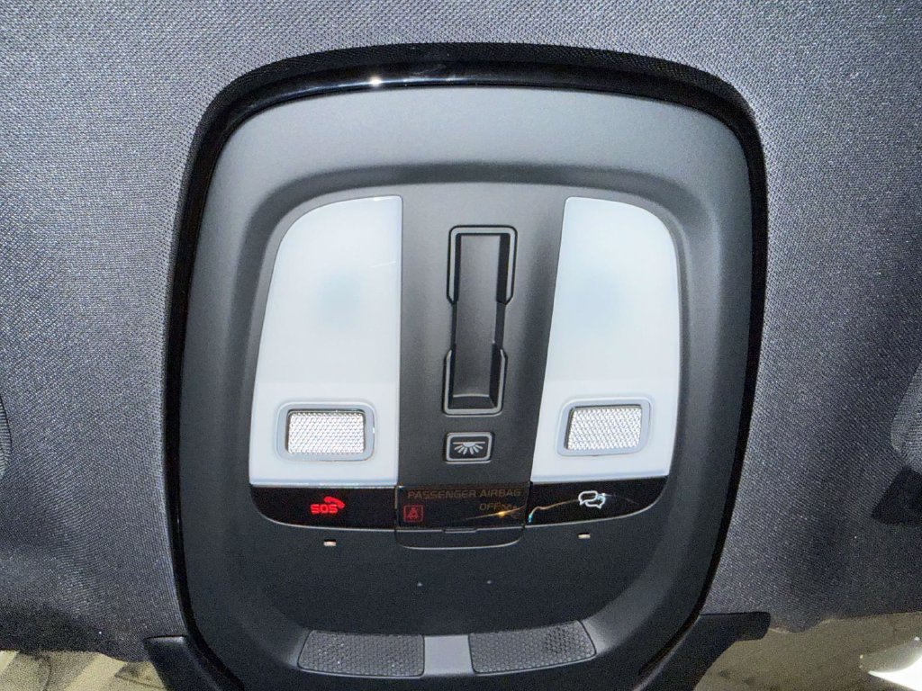 Used 2025 Volvo XC90 B6 Plus AWD/4WD image 26