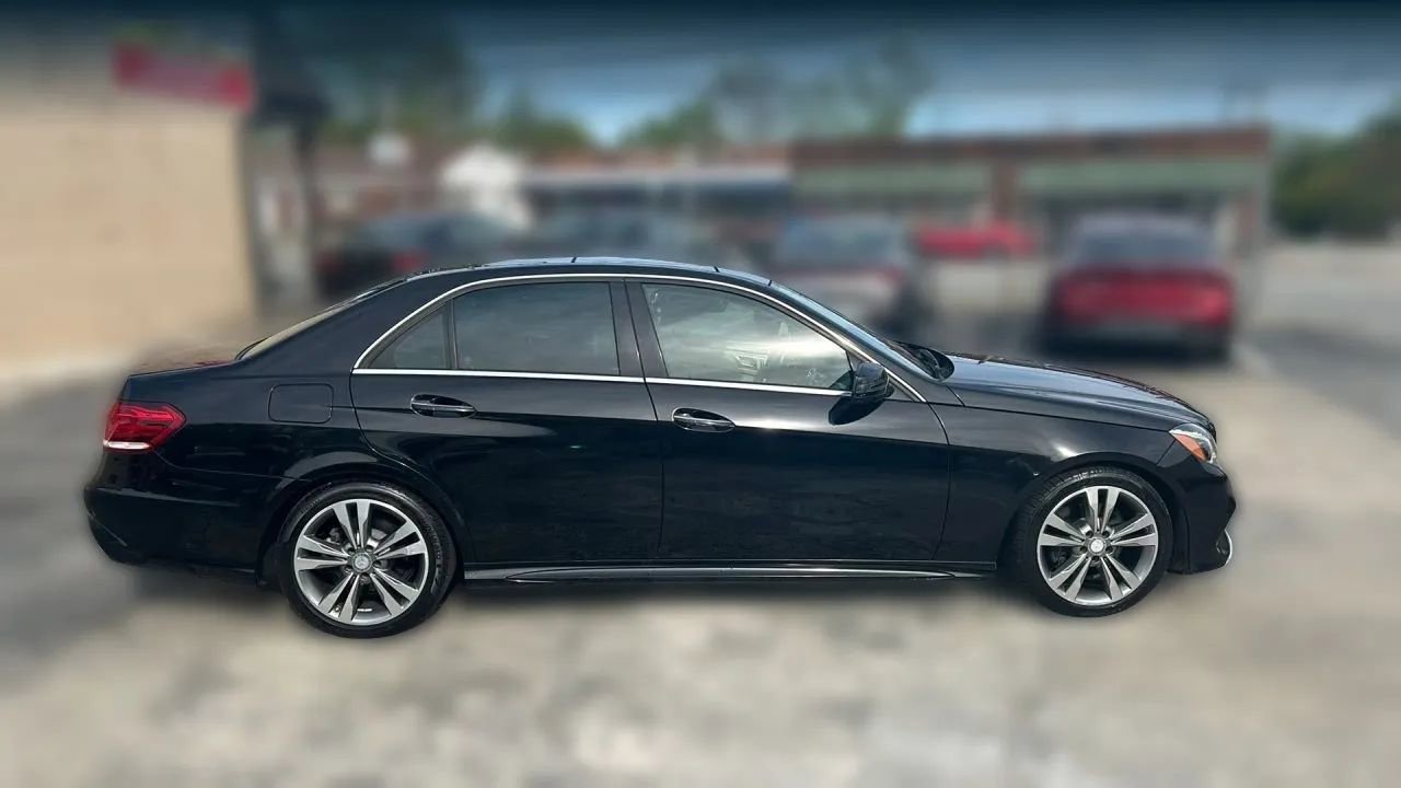 Used 2016 Mercedes-Benz E 350 4MATIC Sedan w/ Premium Package image 9