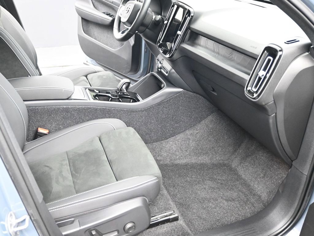 Used 2023 Volvo C40 P8 Recharge Plus image 18