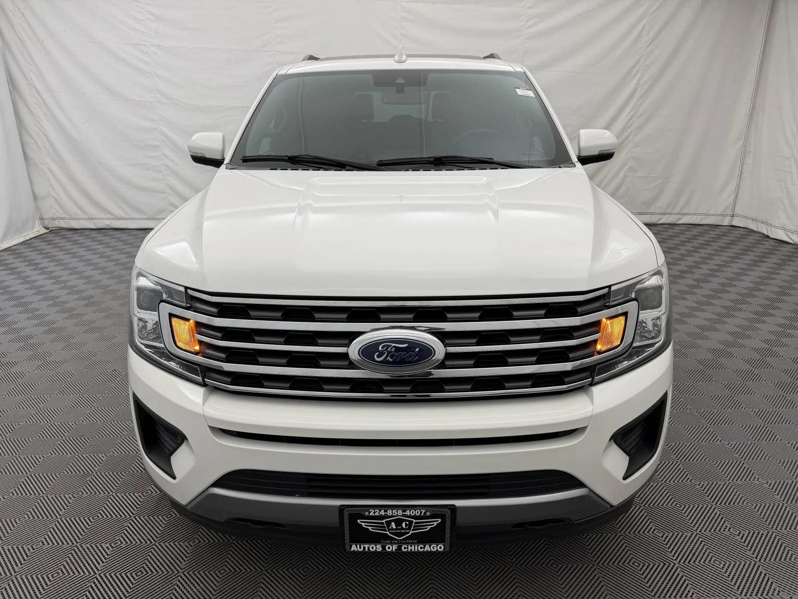 Used 2020 Ford Expedition XLT w/ Equipment Group 202A AWD/4WD image 3