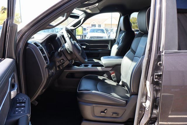 Used 2025 RAM 2500 Laramie w/ Sport Appearance Package image 12