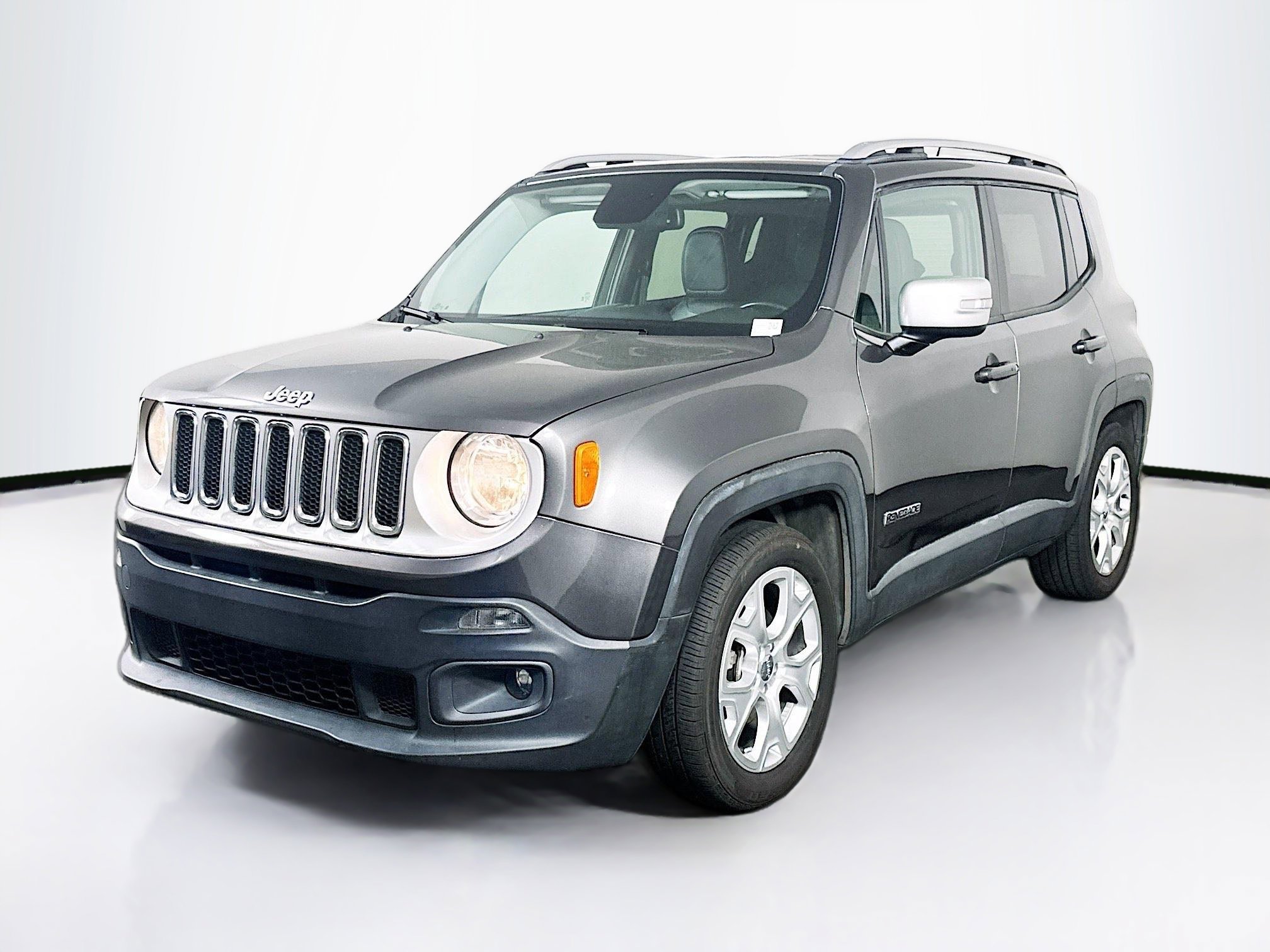 Used 2016 Jeep Renegade Limited FWD image 3