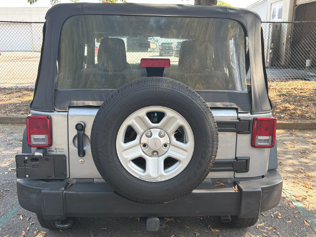 Used 2016 Jeep Wrangler Sport w/ Connectivity Group AWD/4WD image 11