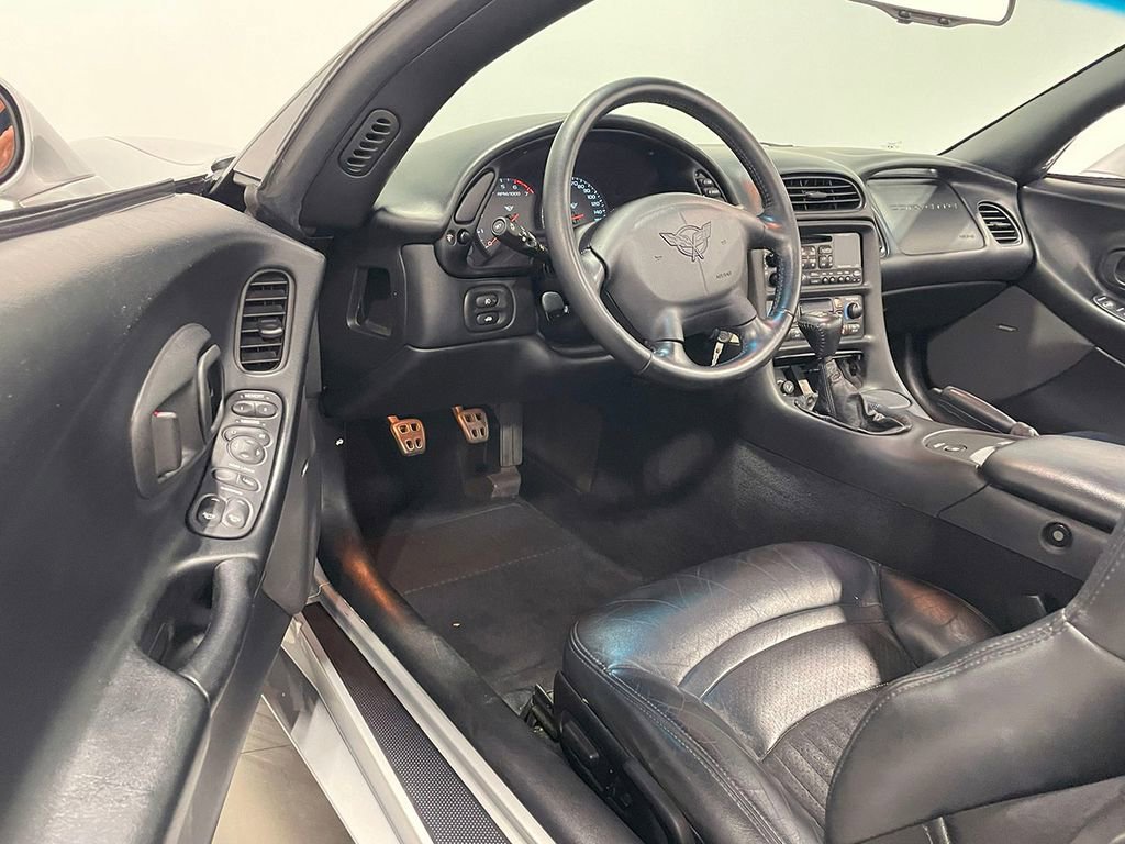 Used 2000 Chevrolet Corvette Convertible w/ Performance Handling Pkg image 39