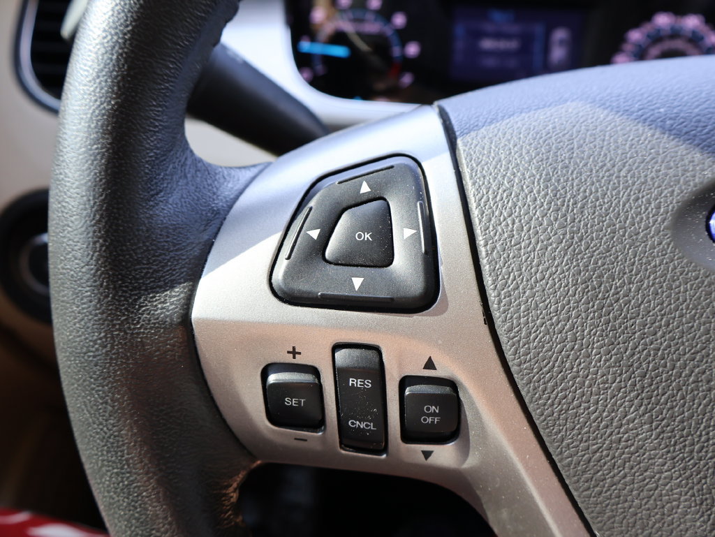 Used 2017 Ford Taurus SEL FWD image 24