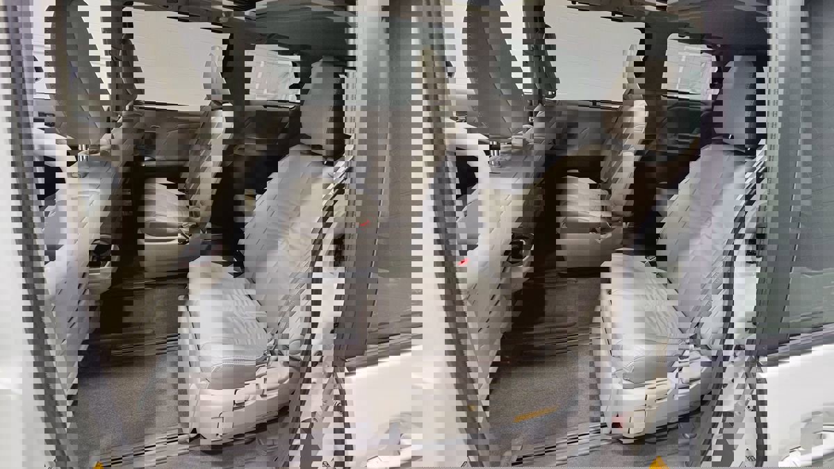 Used 2013 Toyota Sienna Limited w/ Premium Pkg image 41