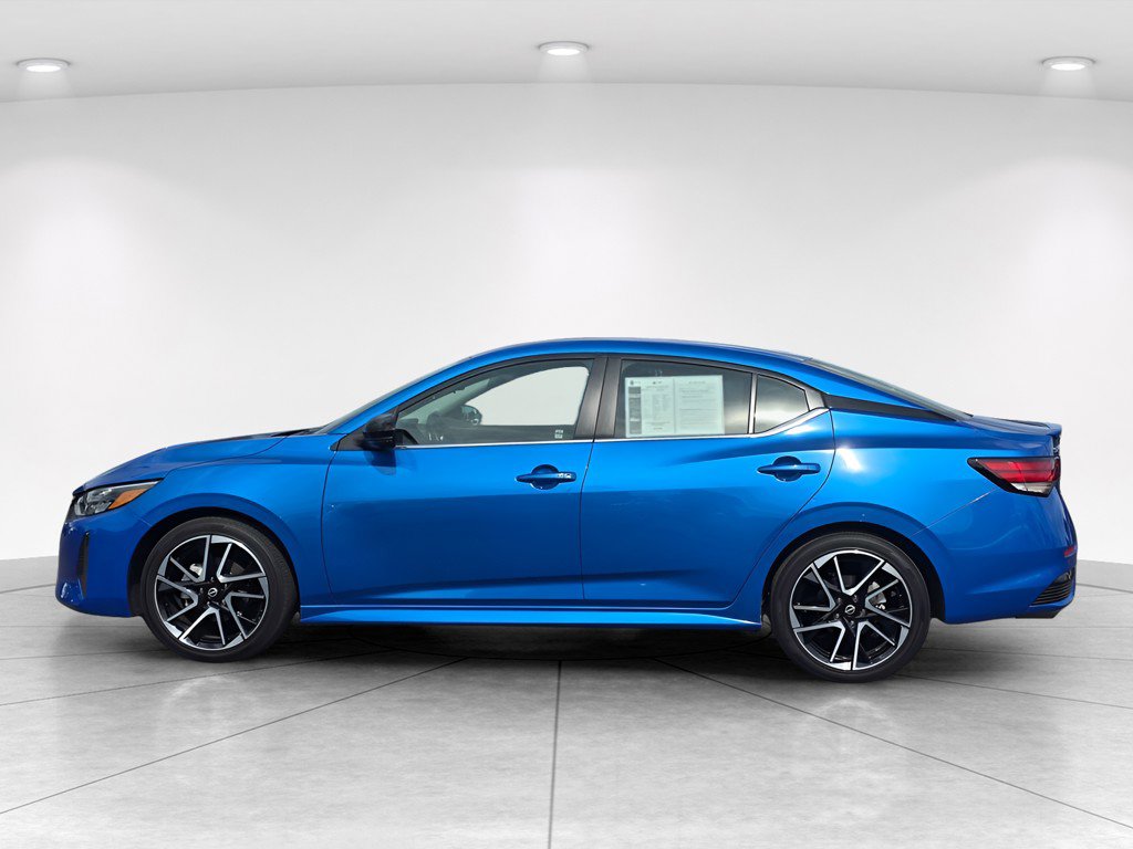 Used 2024 Nissan Sentra SR w/ SR Premium Package FWD image 3