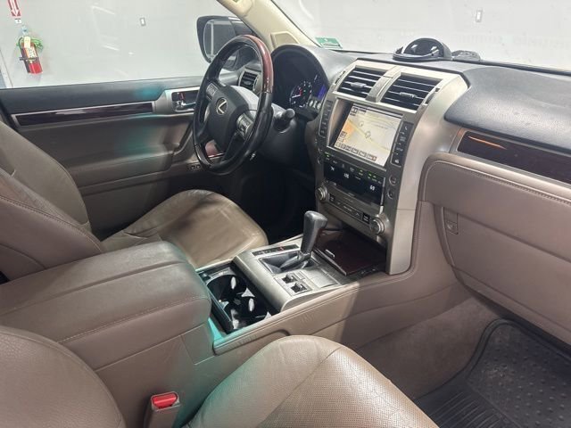 Used 2018 Lexus GX 460 Premium AWD/4WD image 25