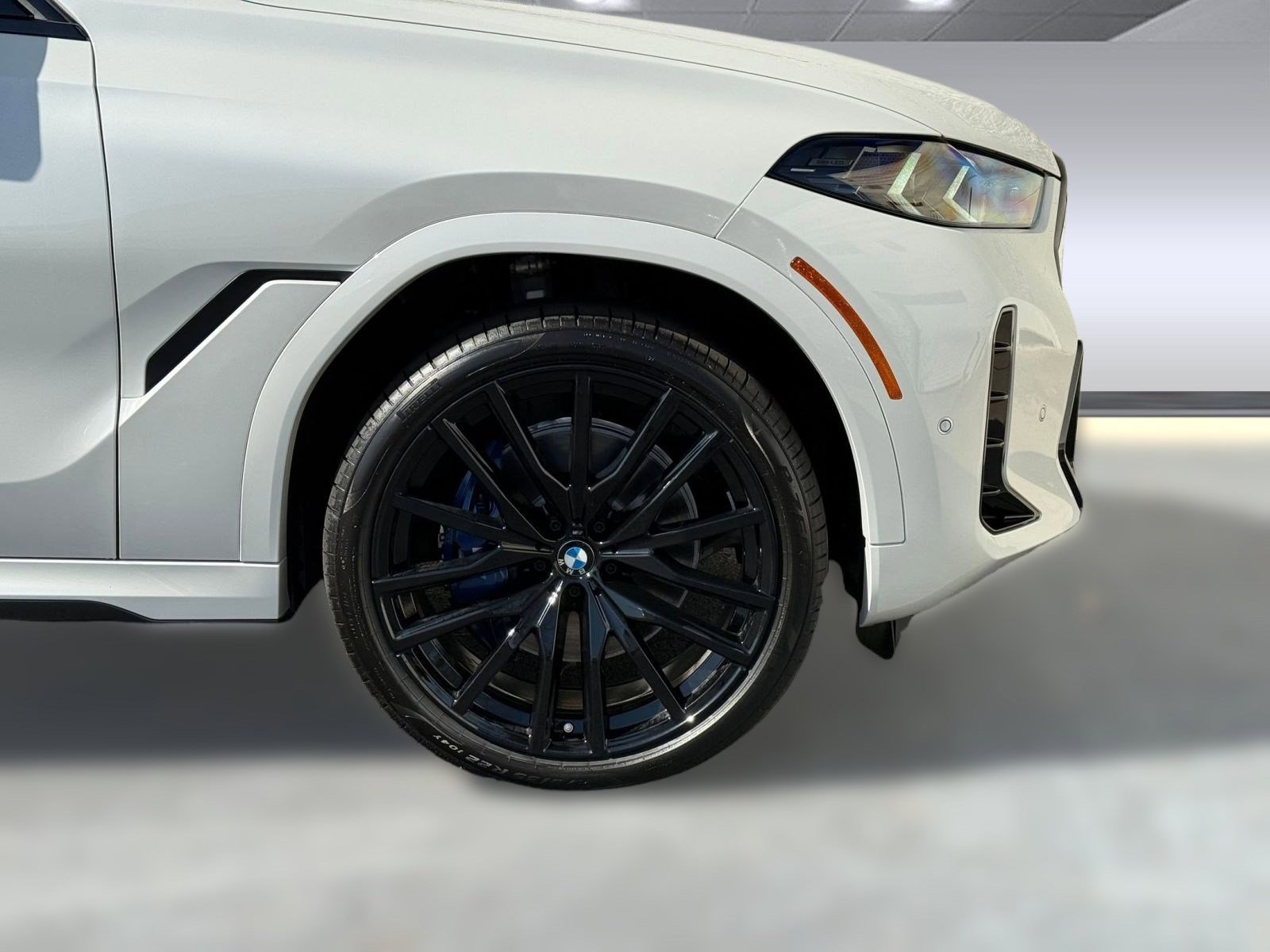 New 2026 BMW X6 xDrive40i w/ Climate Comfort Package image 10