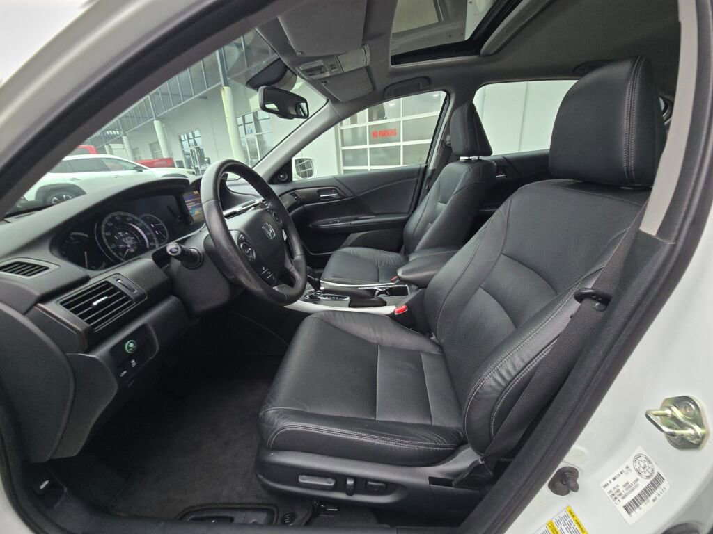 Used 2014 Honda Accord Touring image 17