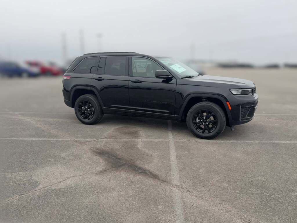 New 2026 Jeep Grand Cherokee Altitude image 15