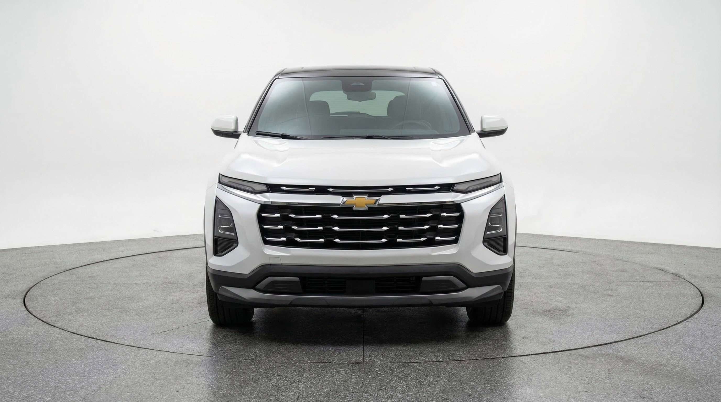 Used 2025 Chevrolet Equinox LT image 2