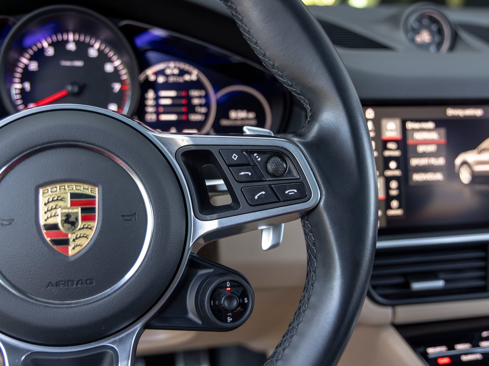 Certified 2021 Porsche Cayenne S AWD/4WD image 37