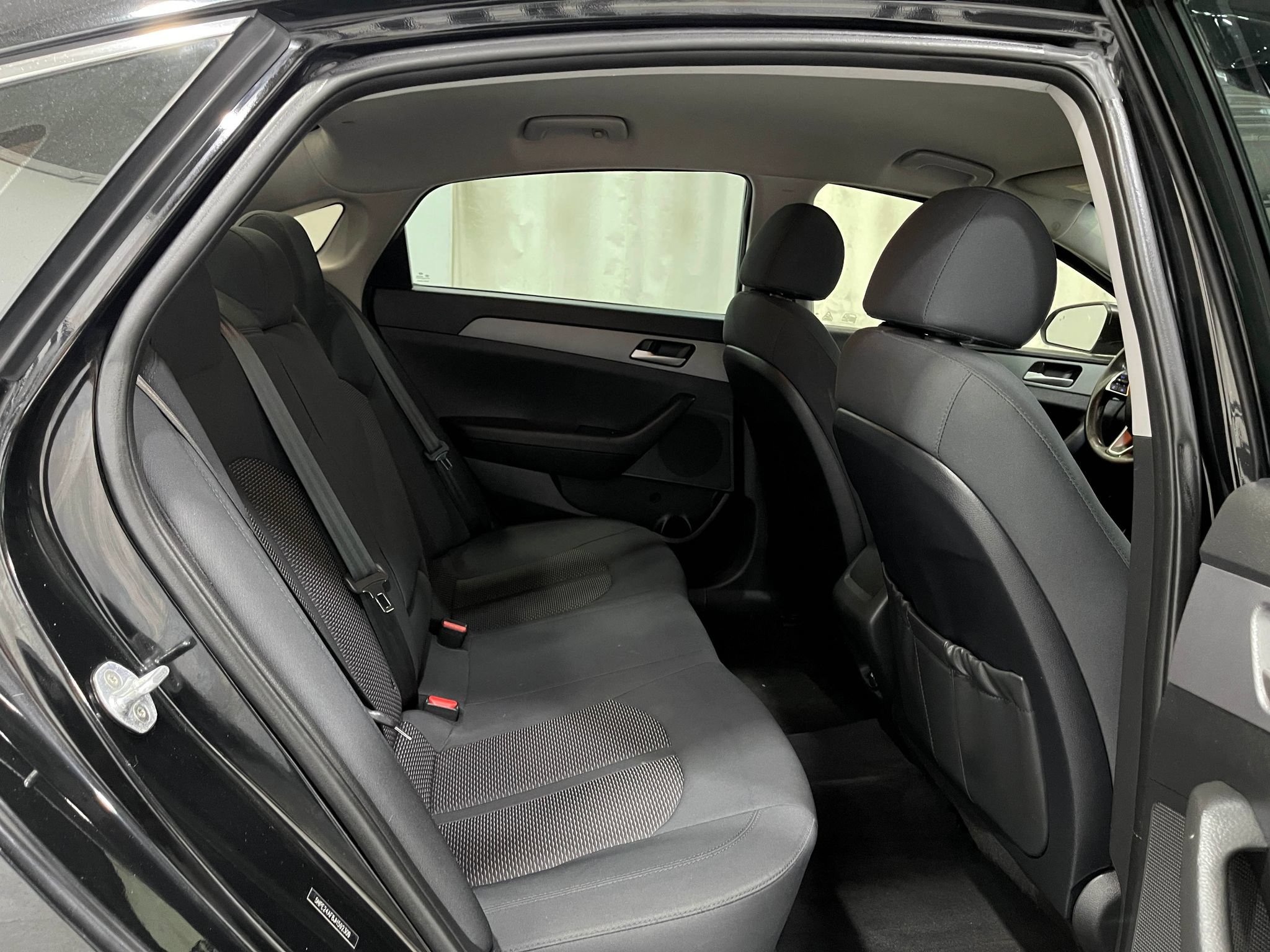 Used 2018 Hyundai Sonata SE FWD image 29
