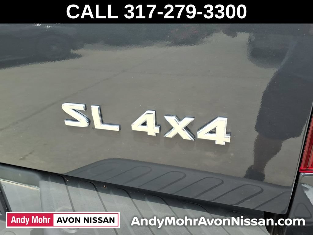 Used 2013 Nissan Frontier SL w/ Moonroof Pkg AWD/4WD image 11