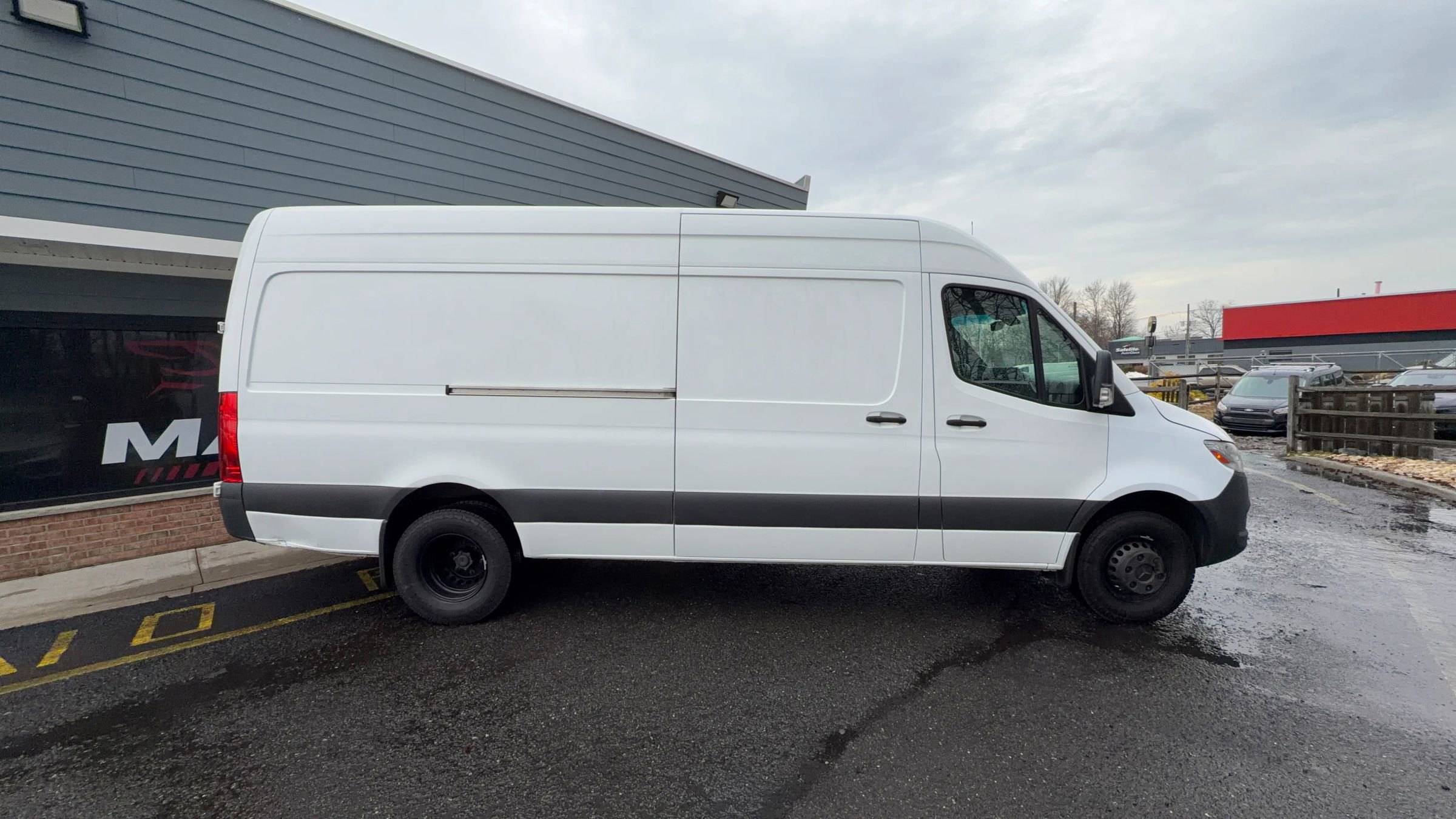 Used 2020 Mercedes-Benz Sprinter 3500 image 4