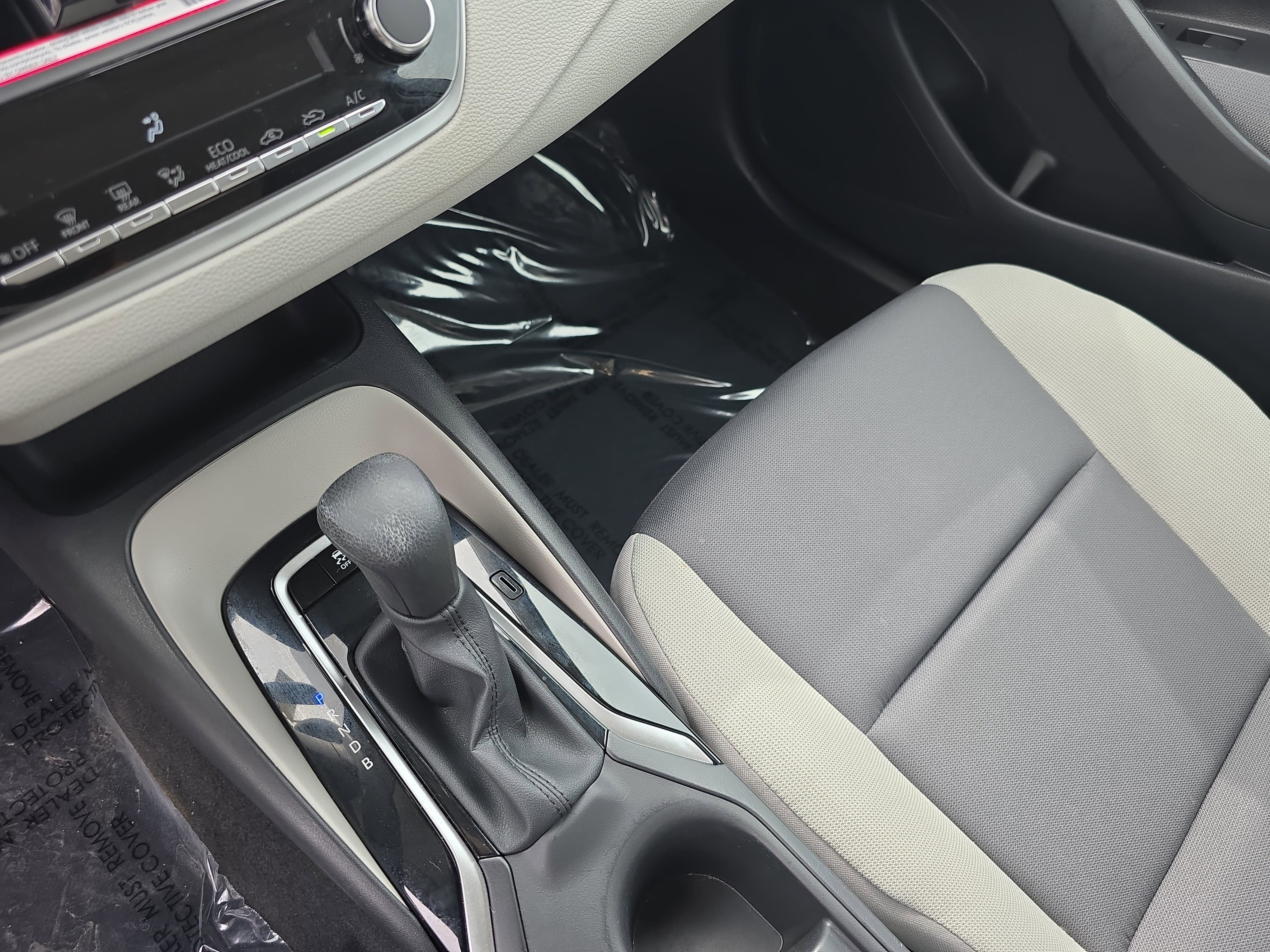 Used 2024 Toyota Corolla LE image 25