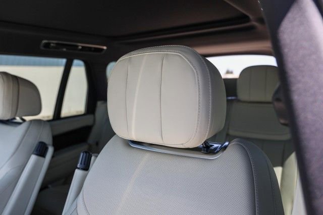 New 2025 Land Rover Range Rover SE image 27