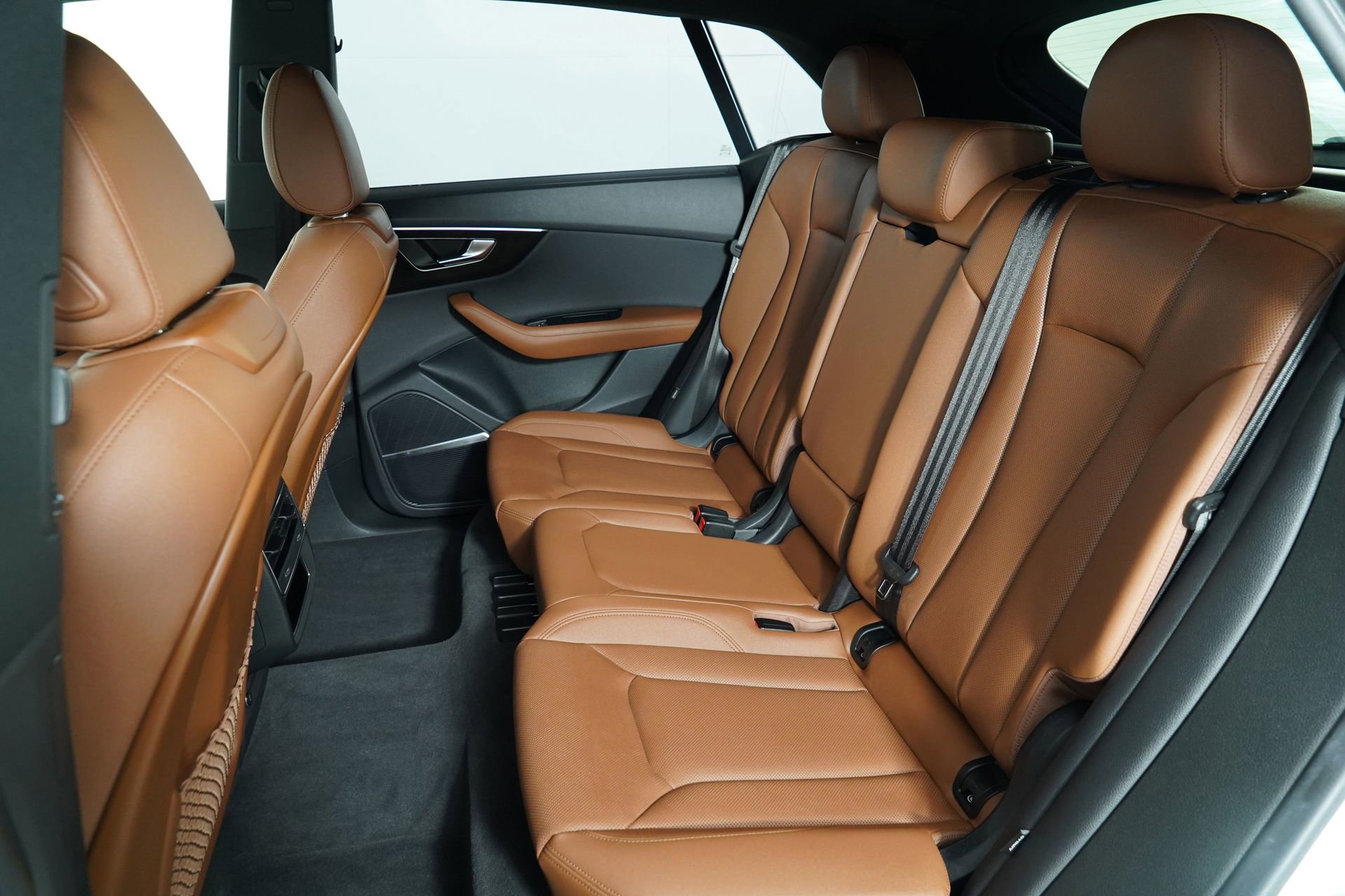 Used 2023 Audi Q8 Premium Plus image 29