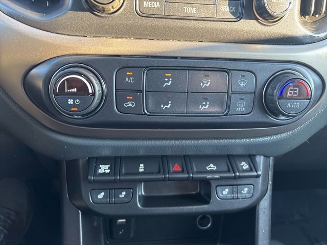 Used 2018 Chevrolet Colorado Z71 image 24