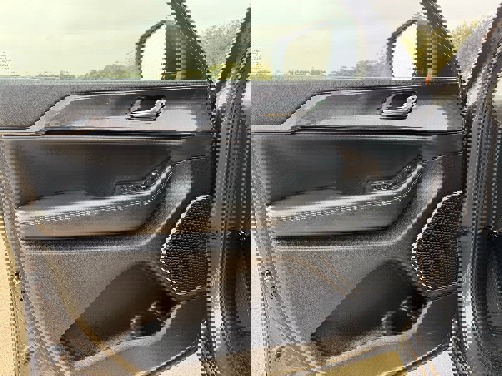 Used 2022 Jeep Grand Cherokee L Laredo w/ Luxury Tech Group I image 11