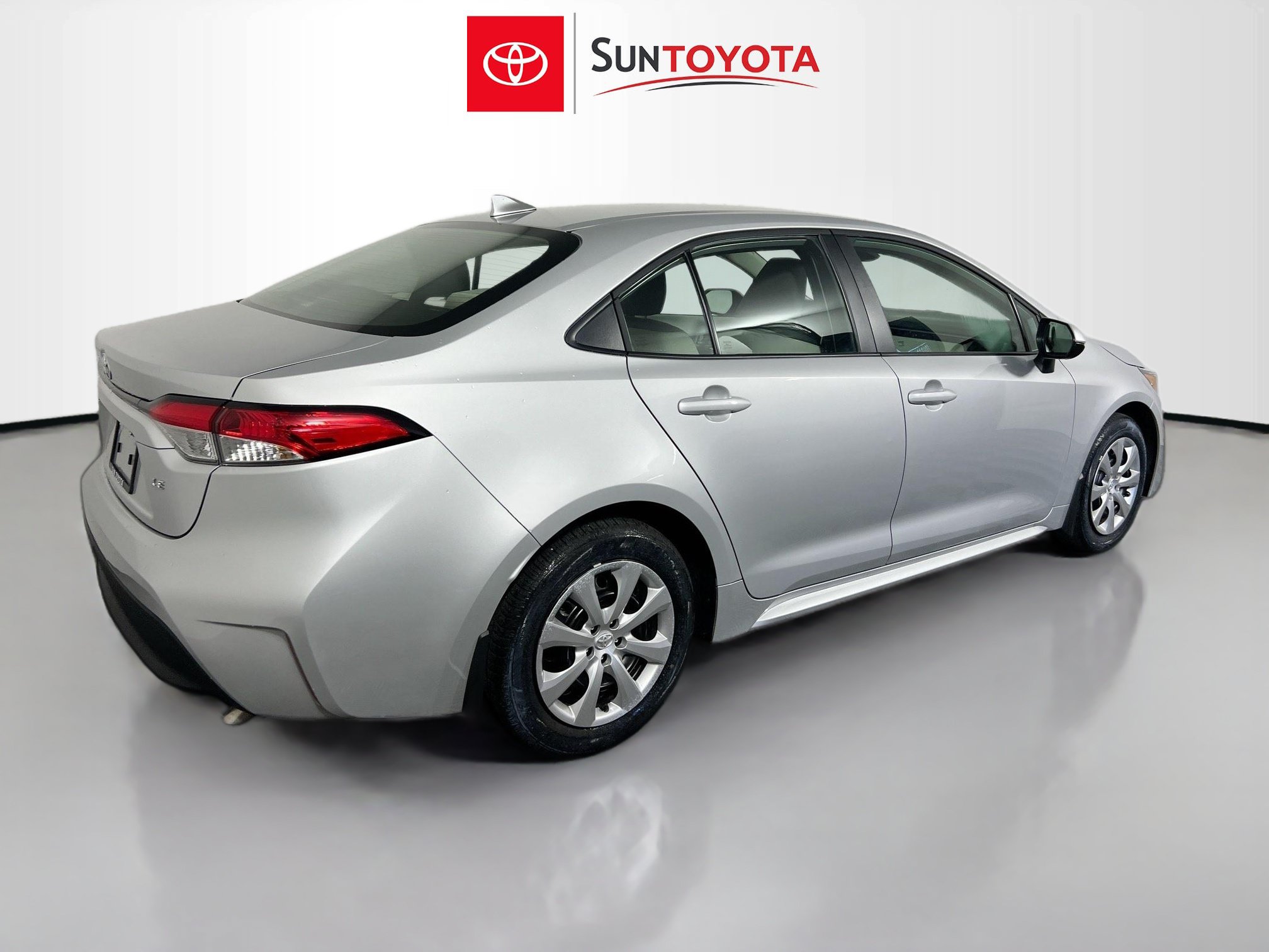 Used 2026 Toyota Corolla LE FWD image 4