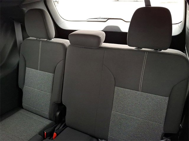 Used 2025 GMC Acadia Elevation image 15