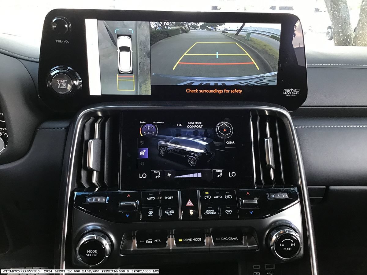 Used 2024 Lexus LX 600 4WD w/ Interior Upgrade Package image 15