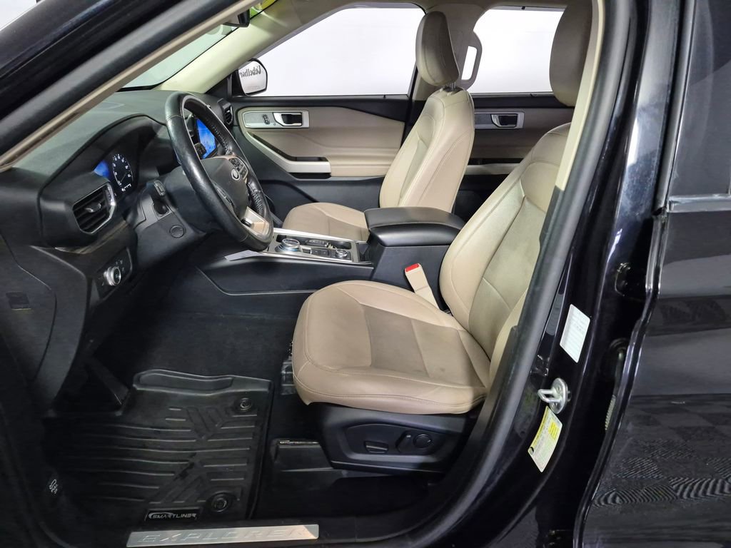 Used 2021 Ford Explorer Limited w/ Equipment Group 301A AWD/4WD image 9