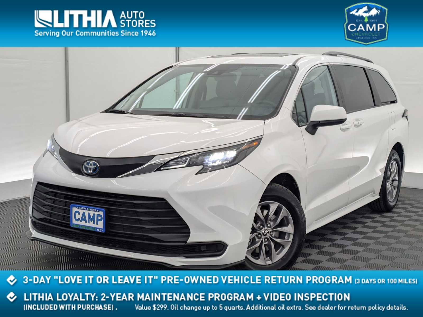 Used 2024 Toyota Sienna LE w/ LE Plus Package FWD image 1