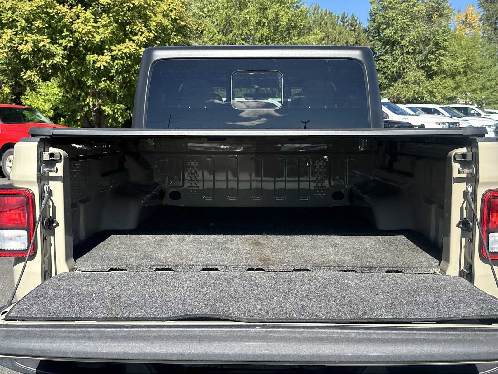 Used 2022 Jeep Gladiator Overland w/ Trailer Tow Package image 19