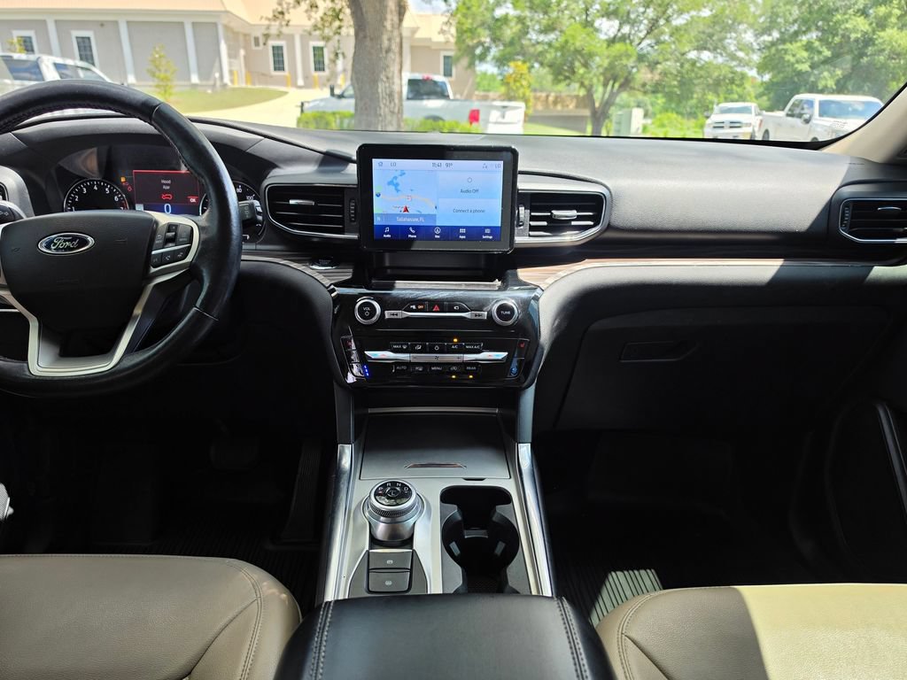 Used 2022 Ford Explorer Limited AWD/4WD image 16
