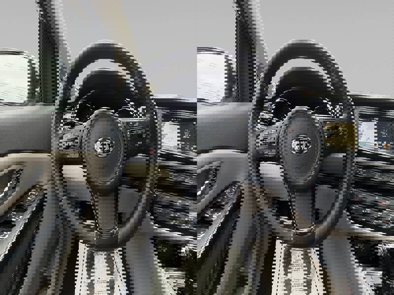 Used 2015 Kia Sedona SX image 12