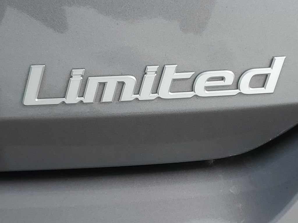 Used 2025 Hyundai Elantra Limited FWD image 37