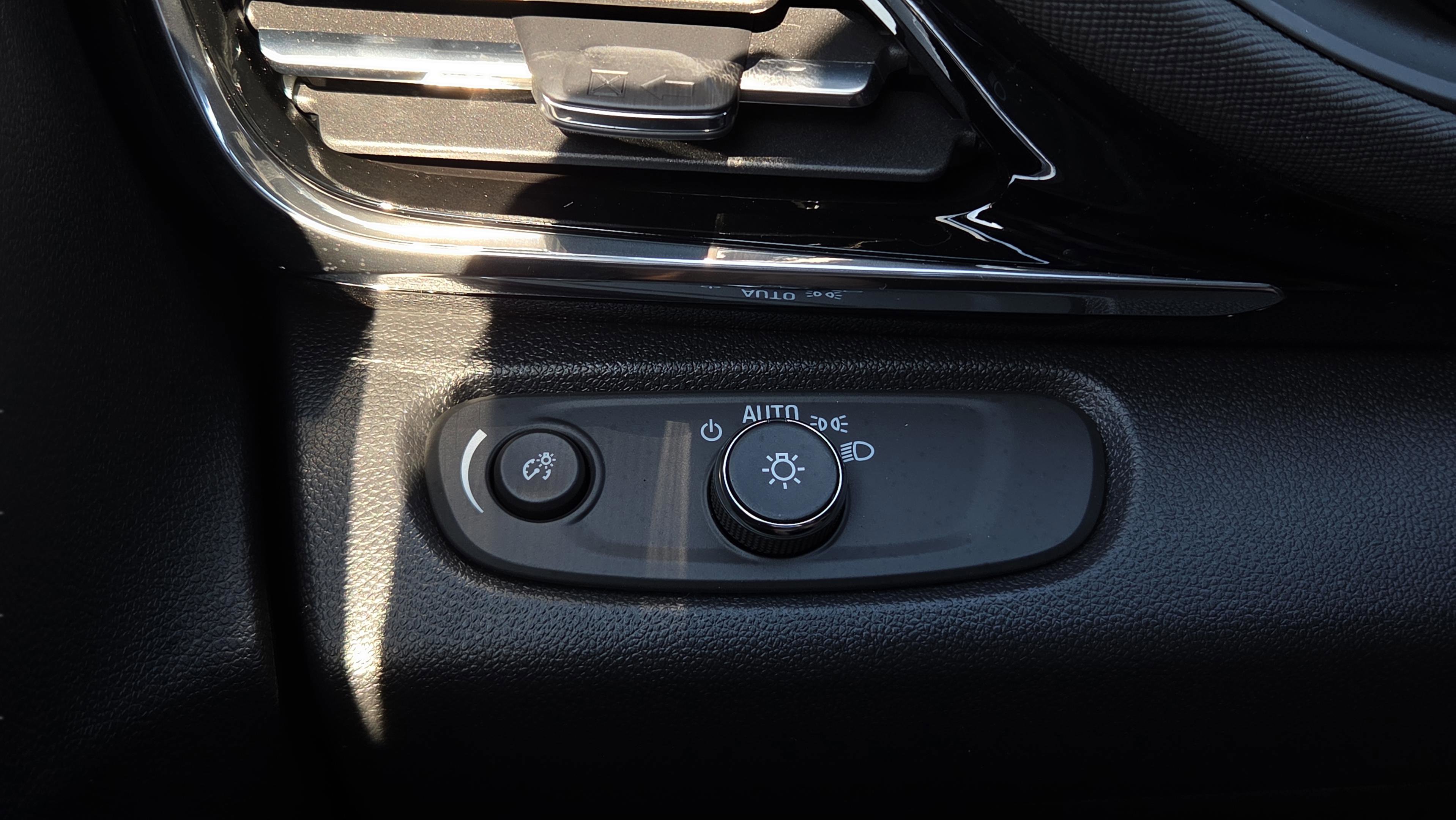 New 2026 Buick Envista Avenir FWD image 17