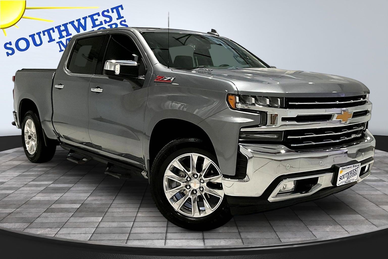 Used 2022 Chevrolet Silverado 1500 LTZ w/ LTZ Premium Package AWD/4WD image 3