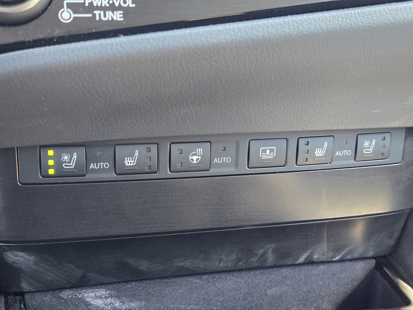 Certified 2024 Lexus ES 300h w/ Accessory Package (Z2) FWD image 22