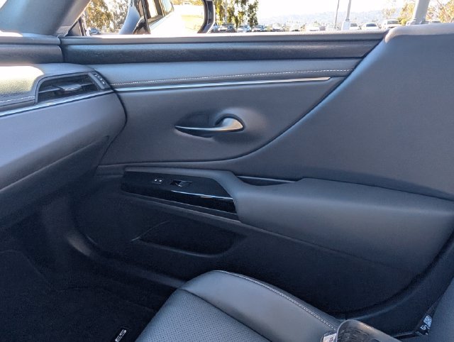 Used 2023 Lexus ES 350 w/ Premium Package FWD image 24