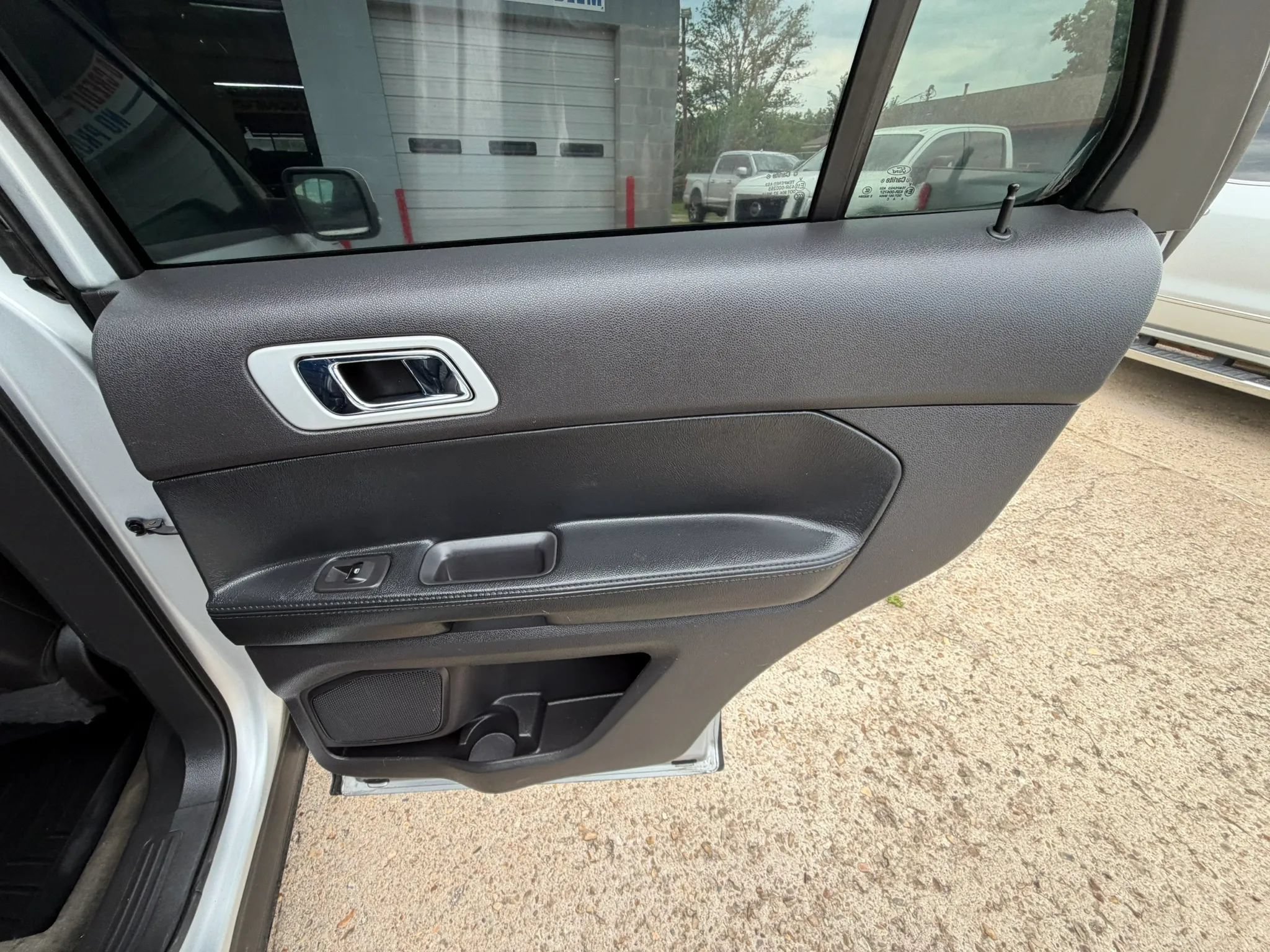 Used 2015 Ford Explorer Limited w/ Equipment Group 302A FWD image 20
