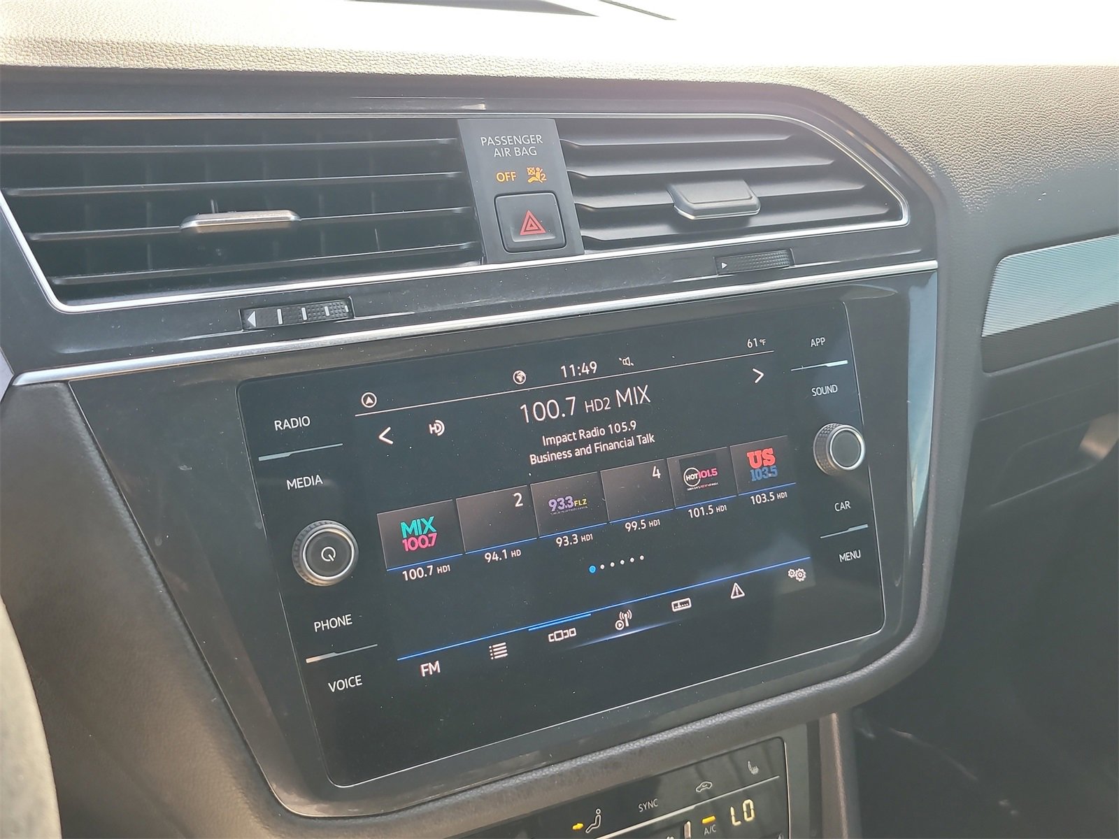 Used 2023 Volkswagen Tiguan SE R-Line image 24