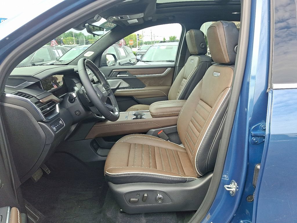 Certified 2026 GMC Acadia Denali Ultimate w/ LPO, Floor Liner Package AWD/4WD image 14